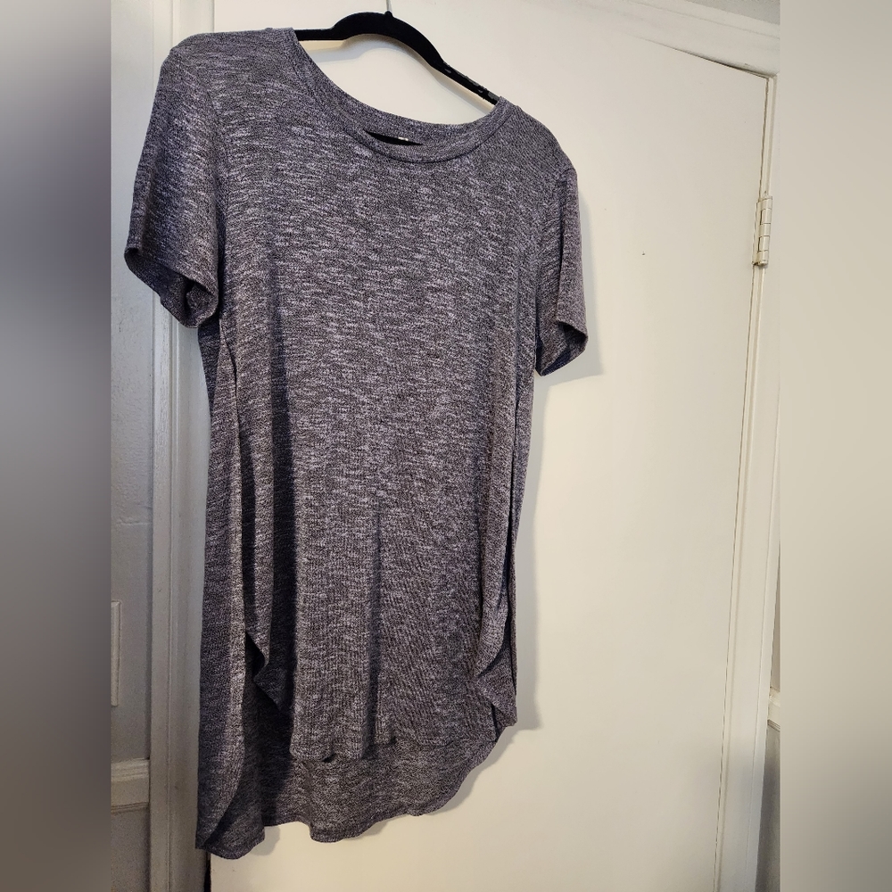 Mudd short sleeve comfy shirt. Long length. Size L